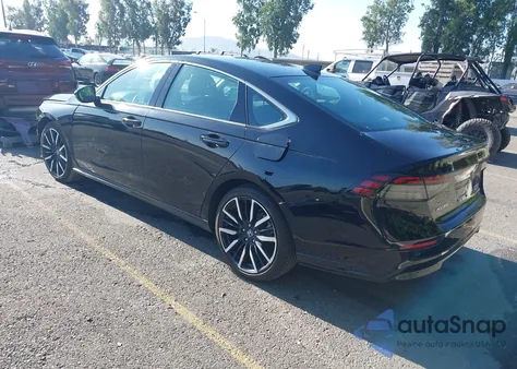 2025 Honda Accord Hybrid Touring z USA, uszkodzony, nr VIN 1HGCY2F80SA016356